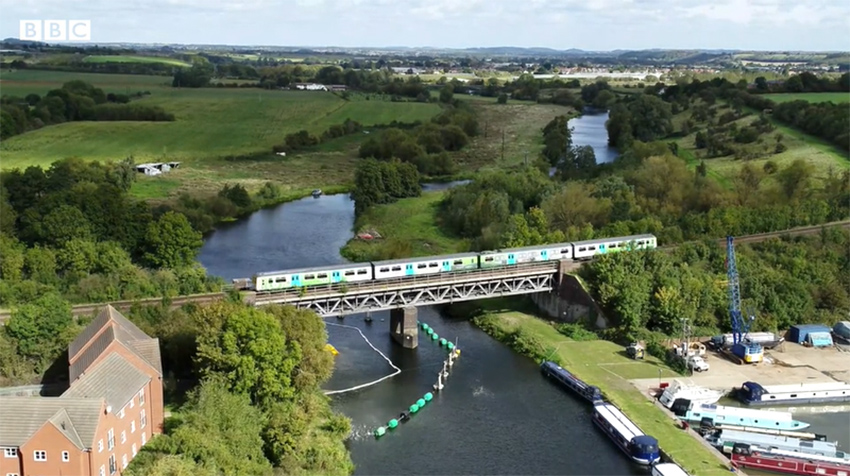 Hydroflex, el primer tren de hidrógeno de UK. Hace su recorrido por Warwickshire. Foto: BBC