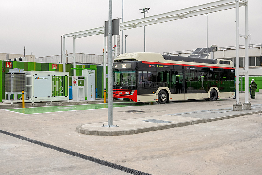 Barcelona ya tiene el primero de los 8 autobuses de hidrógeno de CaetanoBus para el transporte metropolitano