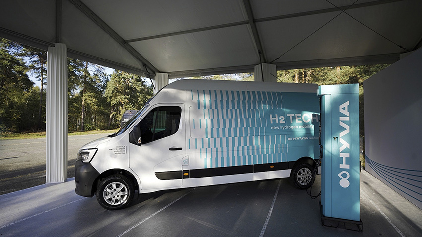 HYVIA no ha perdido ni un minuto: tres prototipos de hidrógeno en 7 meses y su comercialización en 2022