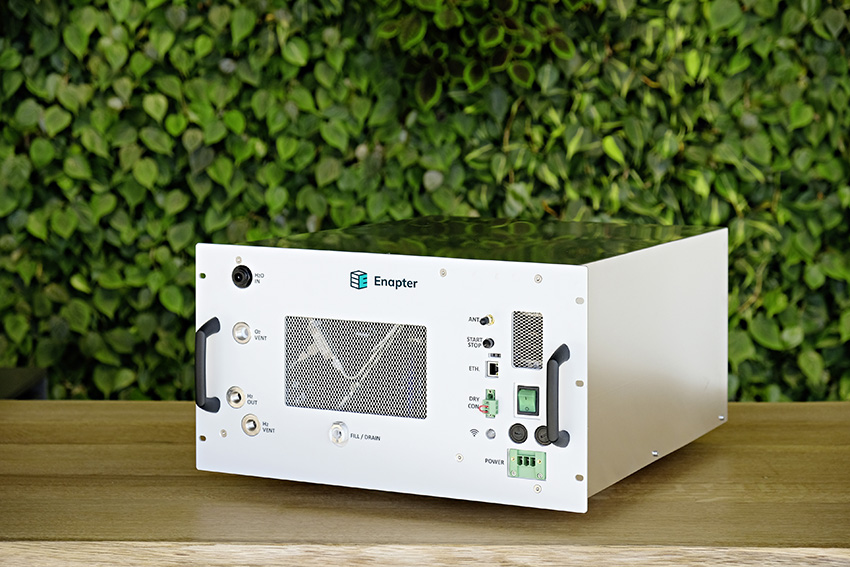 Enapter simplifica la producción de hidrógeno verde con el nuevo electrolizador estandarizado AEM EL 4.0