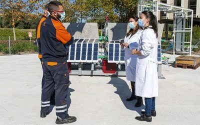 Un equipo de científicas de Repsol y Enagás han liderado un proyecto de investigación basado en la fotoelectrocatálisis