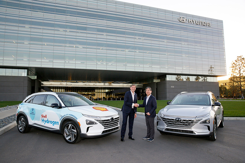 Firma del acuerdo de Hyundai y Shell en la sede de California de Hyundai.