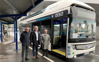 La Xunta prueba en A Coruña el primer autobús de hidrógeno renovable, un Toyota-Caetano H2 City Gold