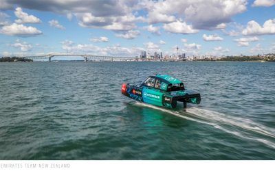 Chase Zero, el catamarán de hidrógeno que Emirates Team New Zealand ha botado en Auckland