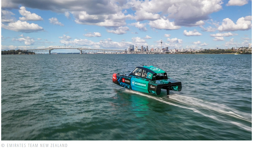 Chase Zero, el catamarán de hidrógeno que Emirates Team New Zealand ha botado en Auckland