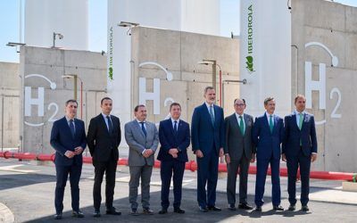 Iberdrola inaugura, con la presencia del rey, Felipe VI, y de otras autoridades, la planta de hidrógeno verde de Puertollano