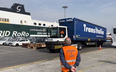 Puerto de Valencia, el primero del mundo en utilizar camiones 4×4 propulsados con hidrógeno