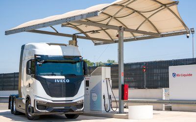 IVECO y Air Liquide inauguran la primera hidrogenera de alta presión para camiones de Europa en Marsella