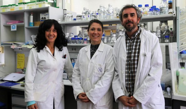 María Jesús Torres, Alexandra Dubini y David González, autores del trabajo. FOTO: UCO.