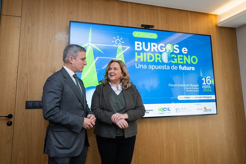 Rafael Barbero, presidente de la Asociación Castellano y Leonesa del Hidrógeno (H2CYL), y Cristina Ayala, alcaldesa de Burgos, han presentado la jornada.