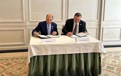 TotalEnergies firma su primer acuerdo con Air Products para el suministro de hidrógeno verde y descarbonizar sus refinerías europeas