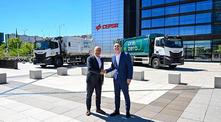 Carlos Barrasa, director de Commercial & Clean Energies de Cepsa, y Gonzalo Cañete, CEO de PreZero España.
