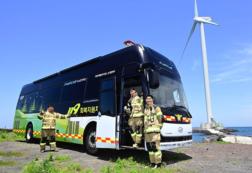 Hyundai dona un autobús de soporte, de pila de combustible, para la recuperación de bomberos en acto de servicio