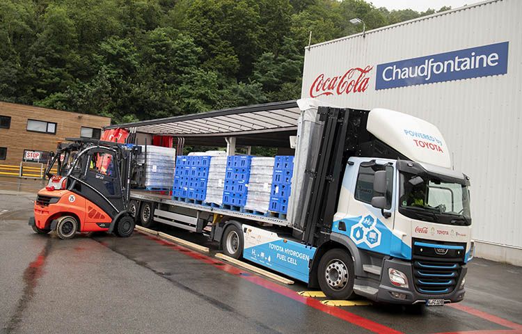 Toyota ha proporcionado un nuevo camión de pila de combustible para la logística de Coca-Cola.